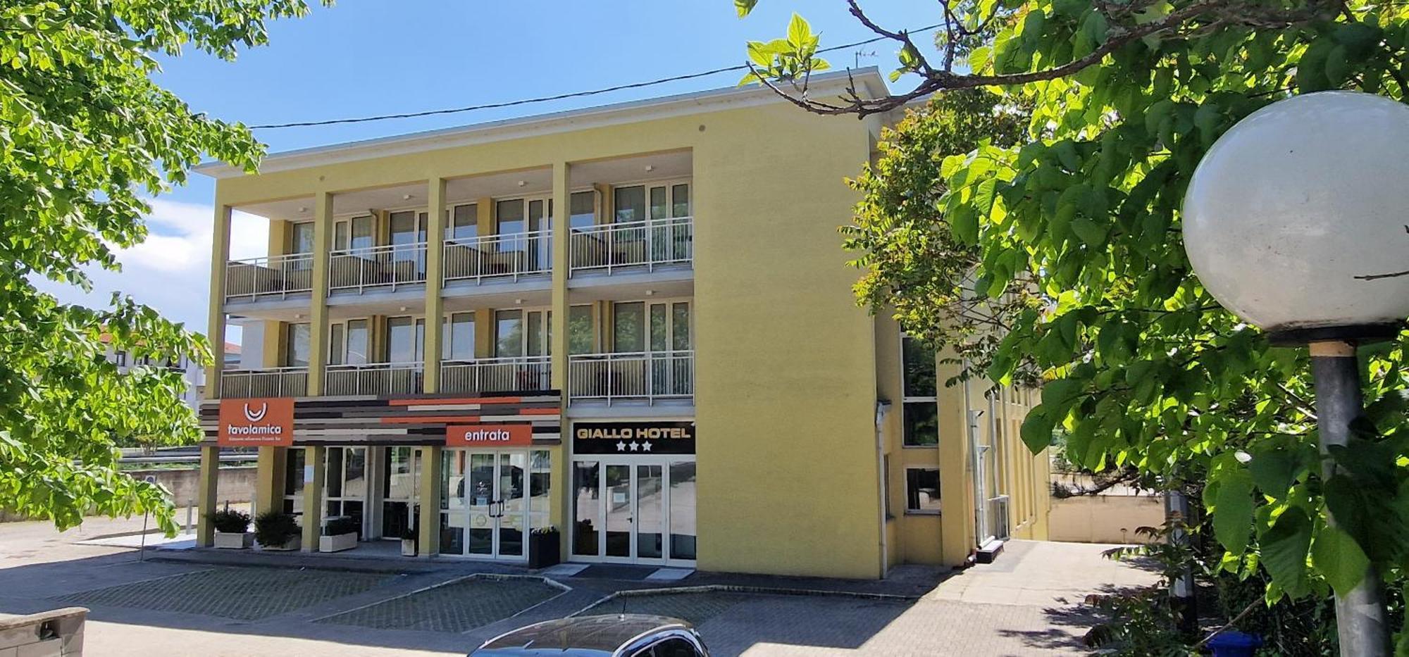 Hotel Giallo Ночето Экстерьер фото